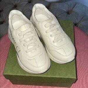 New (toddler) Gucci Rhyton logo leather sneakers unisex